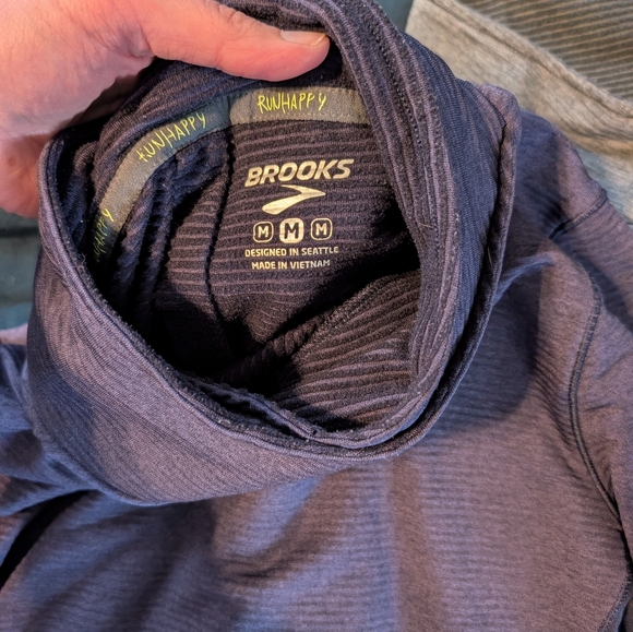 Brooks Thermal Long Sleeve Bundle - Picture 2 of 4